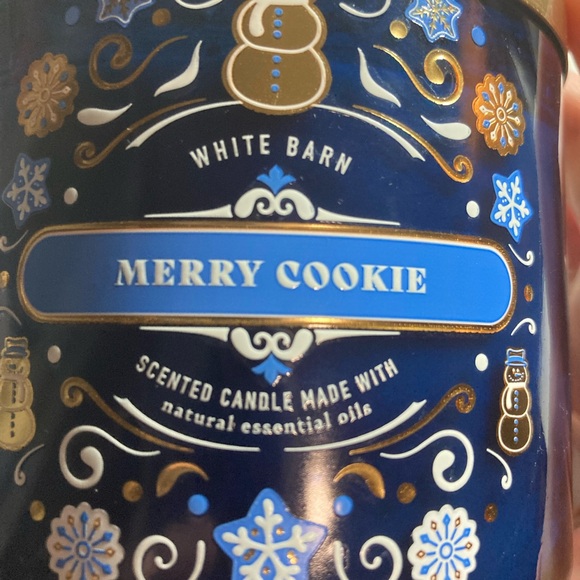 Bath & Bodyworks Merry Cookie 3 wick candle, NWT, price firm - Picture 4 of 6